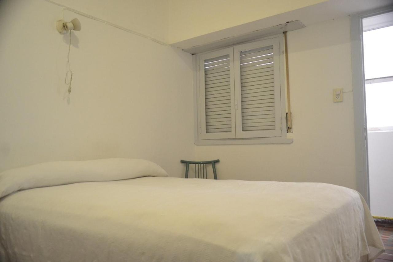 Barcelona Hostel Мар-дель-Плата Екстер'єр фото